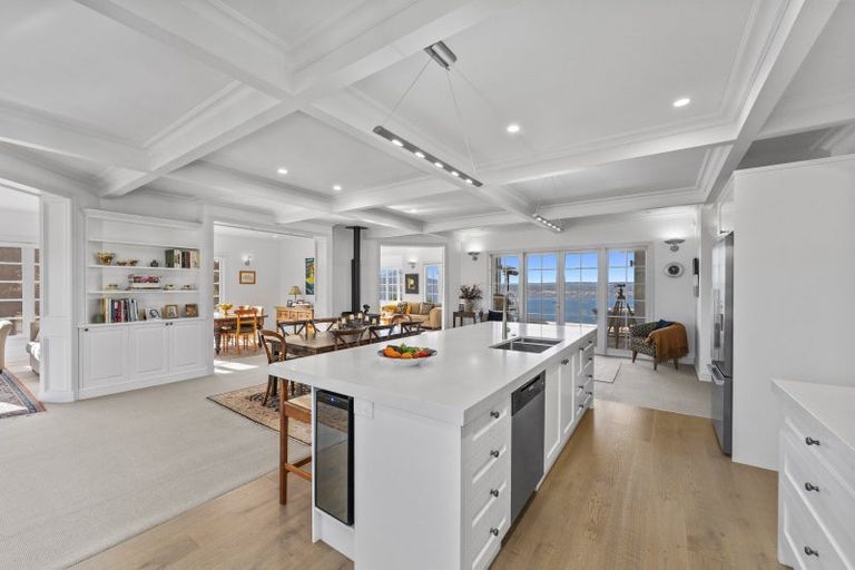 Photo of property in 423 Gillespie Place, Acacia Bay, Taupo, 3385