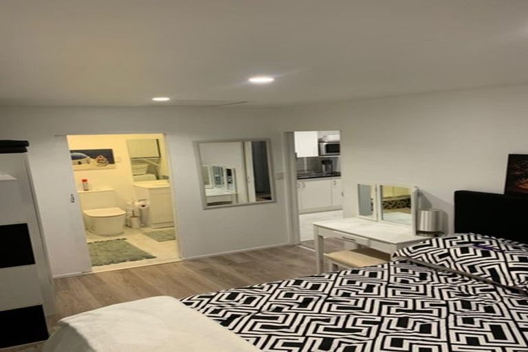 Photo of property in 330 Glenvar Road, Torbay, Auckland, 0630