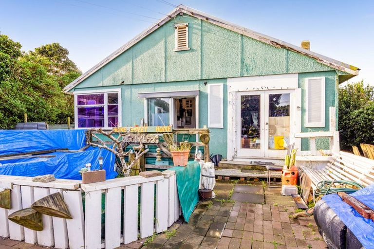 Photo of property in 244 Egmont Street, Patea, 4520