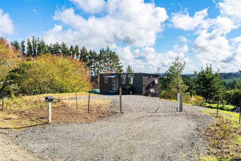 Photo of property in 439 Franklin Road, Paparoa, 0571