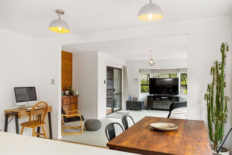 Photo of property in 9 Luxor Place, Massey, Auckland, 0614