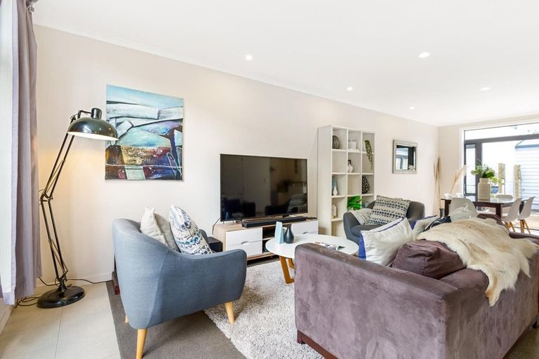 Photo of property in 34 Gunner Drive, Te Atatu Peninsula, Auckland, 0610