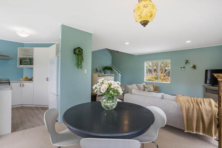 Photo of property in 1/105 Glendale Road, Glen Eden, Auckland, 0602