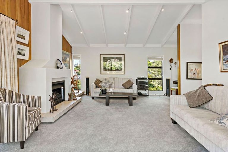 Photo of property in 7 Helvetia Drive, Browns Bay, Auckland, 0630