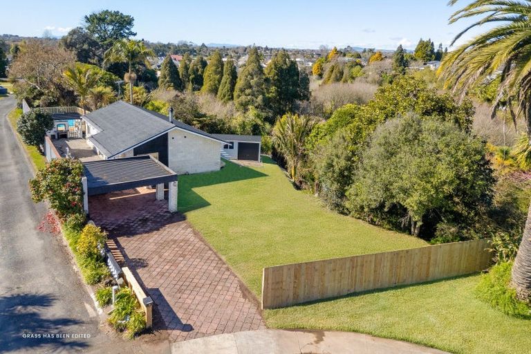 Photo of property in 14 Totara Drive, St Andrews, Hamilton, 3200