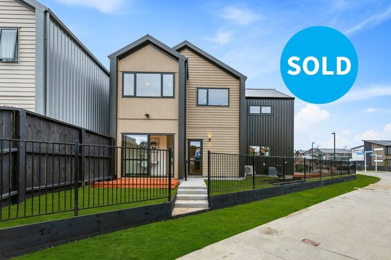 Photo of property in 39 Bristol Freighter Road, Hobsonville, 0616