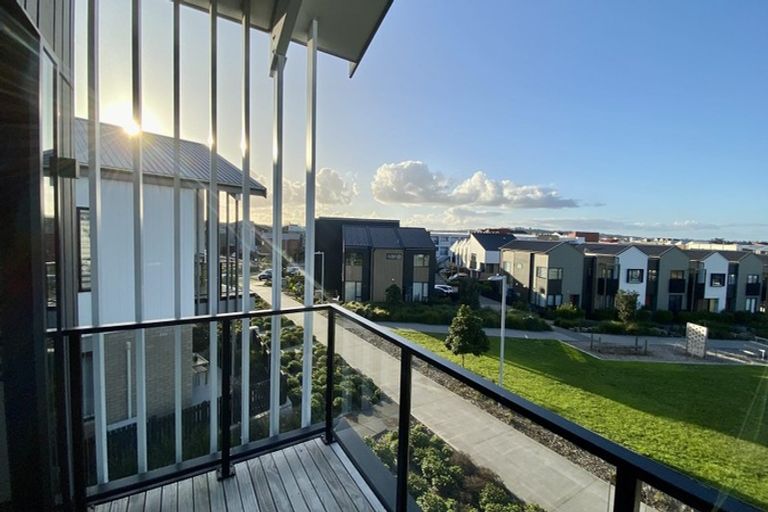 Photo of property in 2/42 Nugget Avenue, Hobsonville, Auckland, 0616