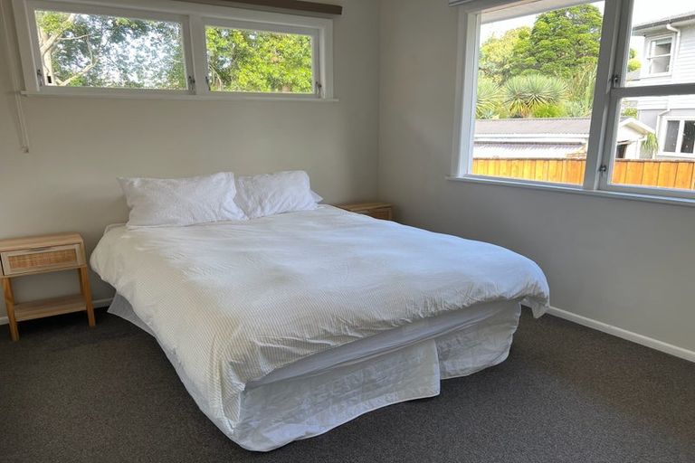 Photo of property in 40 Trinidad Road, Sunnynook, Auckland, 0620