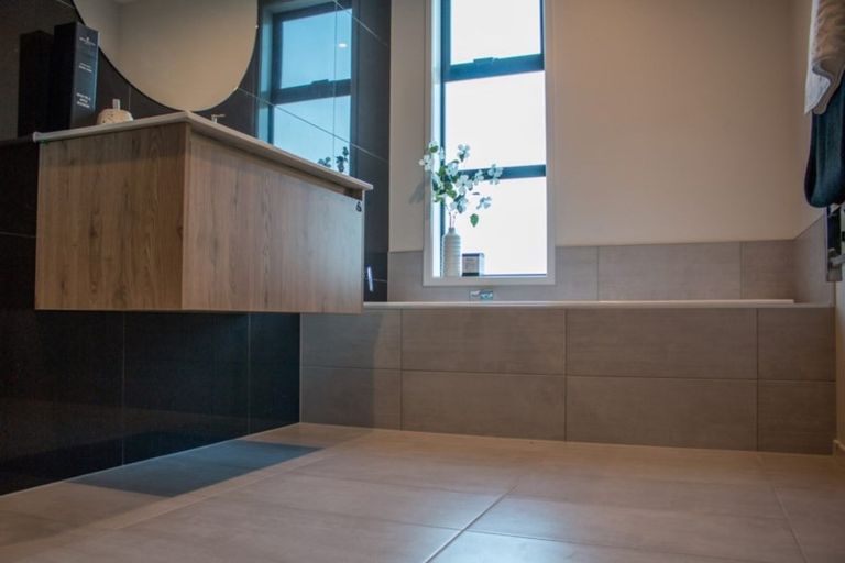 Photo of property in 1 Rangawhenua Street, Ngaruawahia, Hamilton, 3288