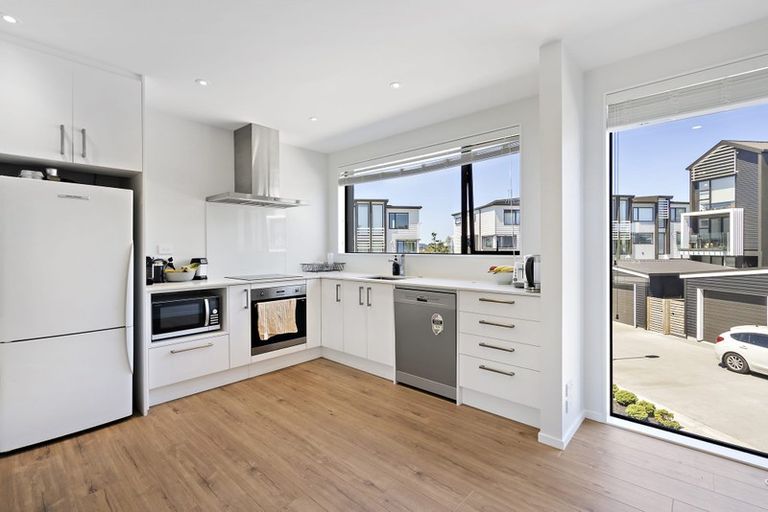 Photo of property in 14 Pottery Crescent, Hobsonville, Auckland, 0618