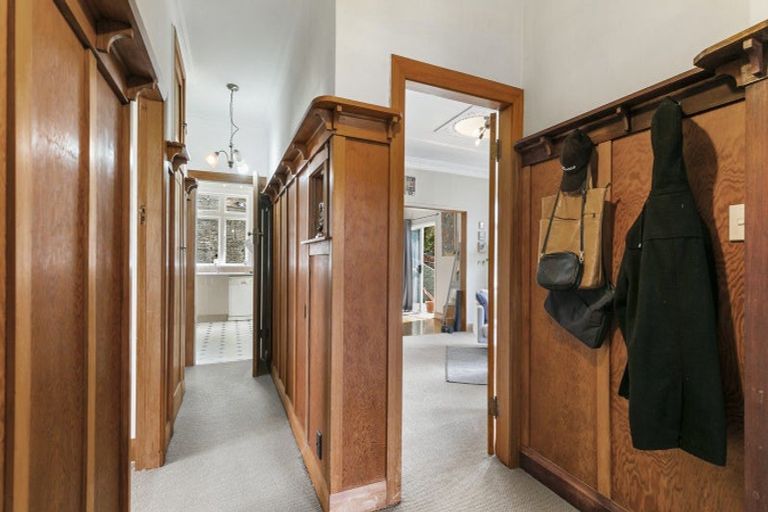 Photo of property in 133 Newlands Road, Newlands, Wellington, 6037