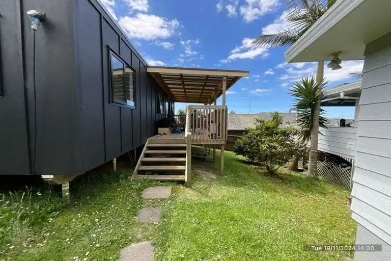 Photo of property in 15 Lowburn Place, Clover Park, Auckland, 2019