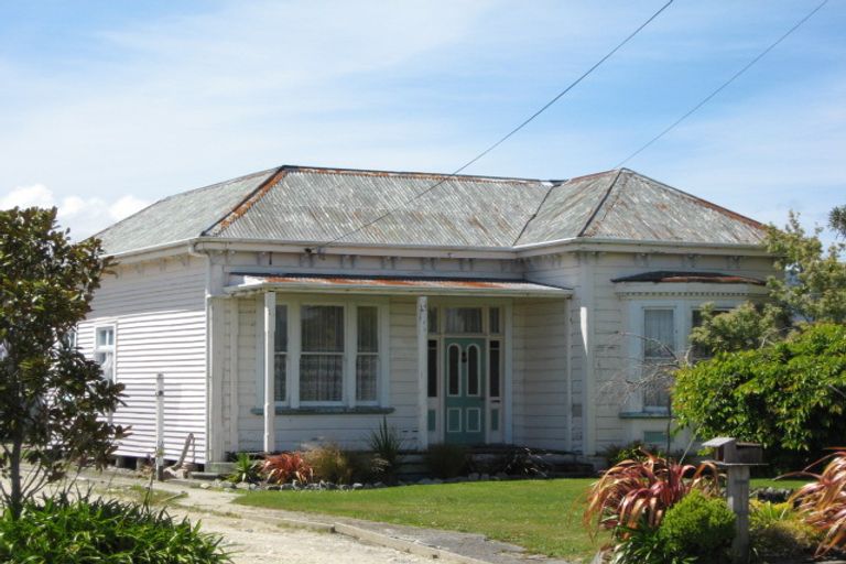 Photo of property in 115 Queen Street, Westport, 7825