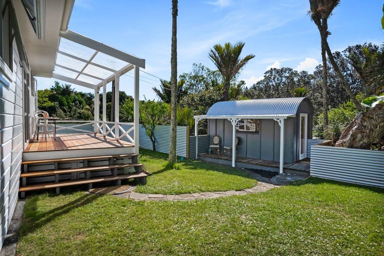 Photo of property in 217 Motutara Road, Muriwai, Waimauku, 0881