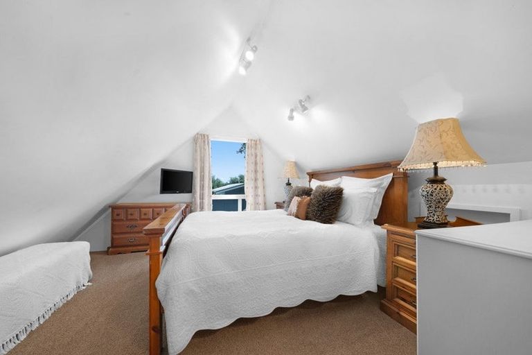 Photo of property in 120 Kawakawa Bay Coast Road, Kawakawa Bay, Papakura, 2585