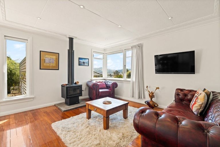 Photo of property in 96 Easther Crescent, Kew, Dunedin, 9012