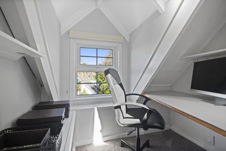 Photo of property in 12 Regia Close, Half Moon Bay, Auckland, 2012