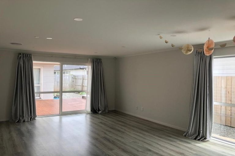 Photo of property in 13 Takahe Avenue, Takanini, 2112