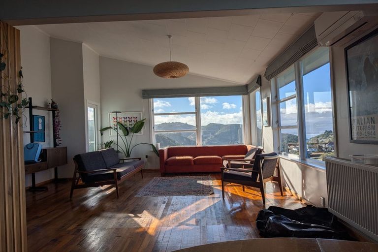 Photo of property in 33 Ranui Crescent, Khandallah, Wellington, 6035