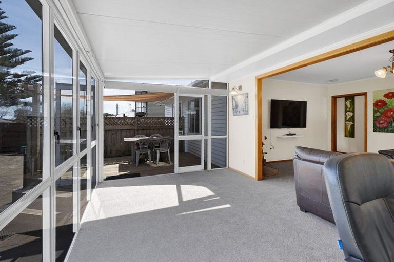Photo of property in 12 Miro Street, Merrilands, New Plymouth, 4312
