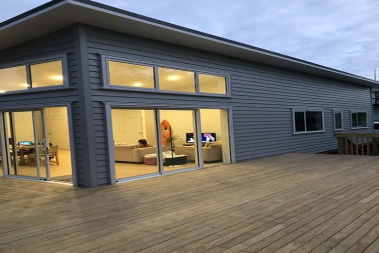 Photo of property in 420a Whangaparaoa Road, Stanmore Bay, Whangaparaoa, 0932