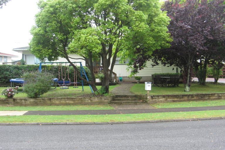 Photo of property in 38 Marvon Downs Avenue, Pakuranga Heights, Auckland, 2010