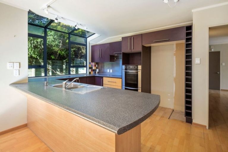 Photo of property in 13 Saunders Close, Whitby, Porirua, 5024