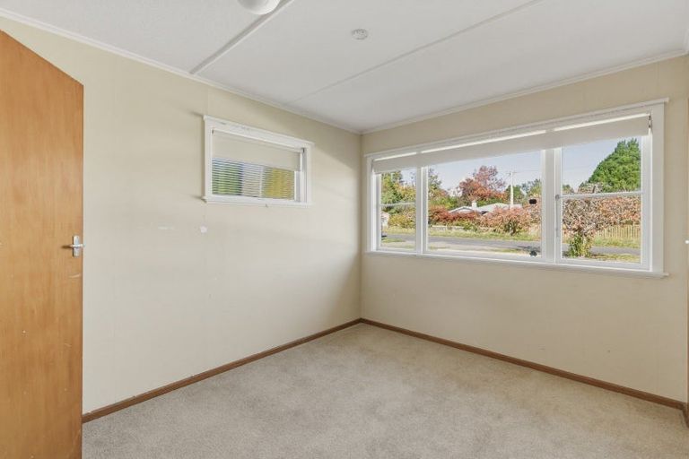 Photo of property in 9 Rangatira Road, Hunterville, 4730