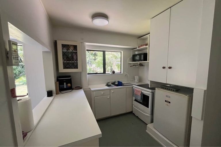 Photo of property in 42 Glenelg Road, Red Beach, 0932