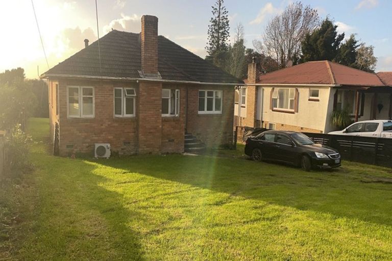 Photo of property in 63 Golf Road, New Lynn, Auckland, 0600