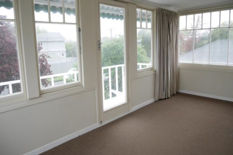 Photo of property in 35 Weka Street, Fendalton, Christchurch, 8041