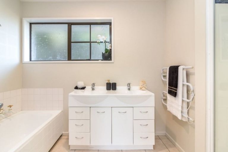 Photo of property in 209 Maidstone Road, Avonhead, Christchurch, 8042