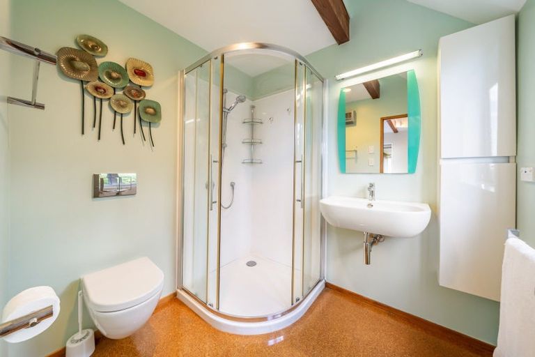 Photo of property in 1 Roys Road, Plimmerton, Porirua, 5026