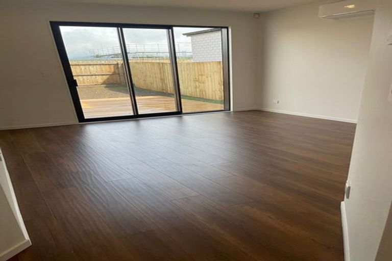 Photo of property in 13 Pilot Drive, Hobsonville, Auckland, 0616