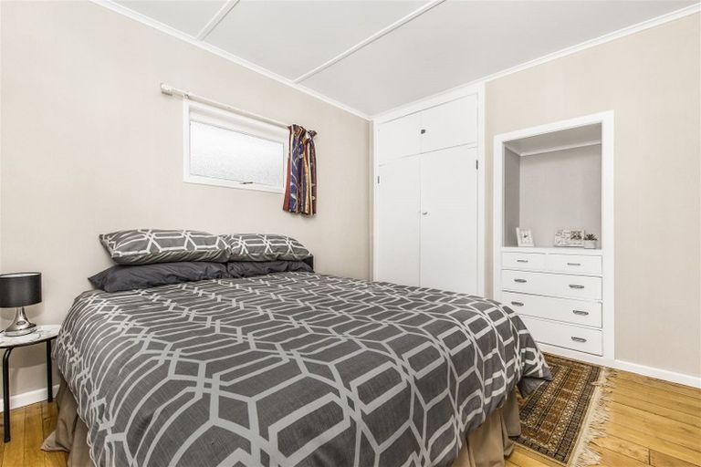 Photo of property in 1/47 Clevedon Road, Papakura, 2110