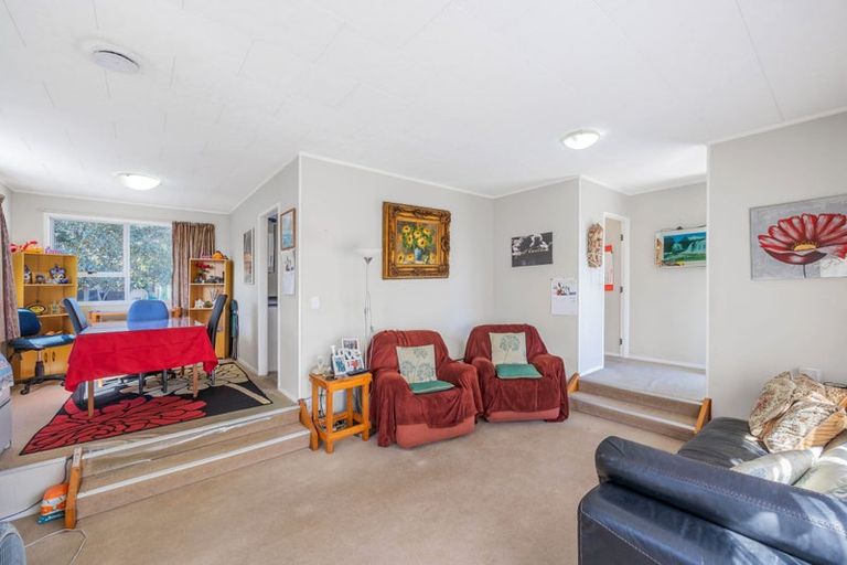 Photo of property in 5 Merida Place, Unsworth Heights, Auckland, 0632