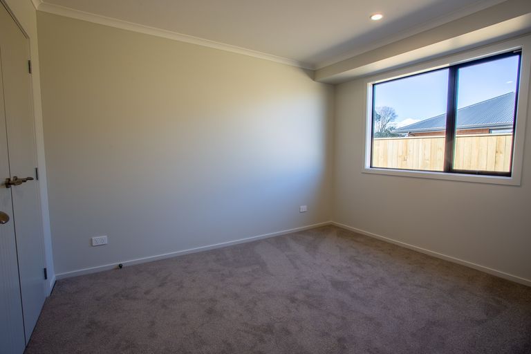 Photo of property in 1 Devon Lane, Carterton, 5713