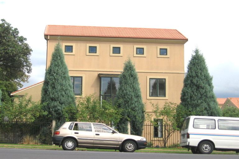 Photo of property in Tuscany Towers, 24/1 Ambrico Place, New Lynn, Auckland, 0600