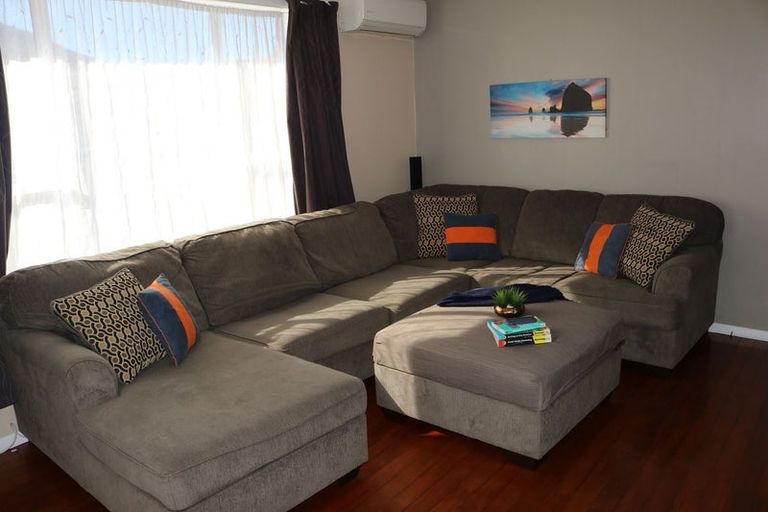 Photo of property in 24 Palmer Crescent, Silverstream, Upper Hutt, 5019