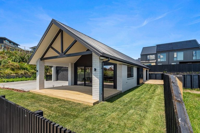 Photo of property in 12 Bosun Place, Te Atatu Peninsula, Auckland, 0610