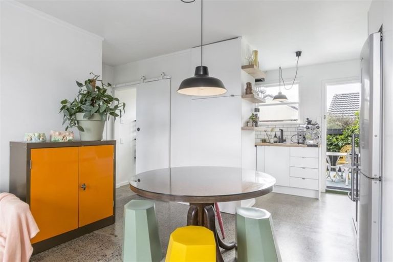 Photo of property in 2/783 Te Atatu Road, Te Atatu Peninsula, Auckland, 0610