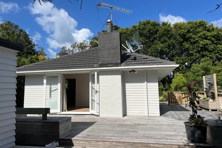 Photo of property in 40 Trinidad Road, Sunnynook, Auckland, 0620