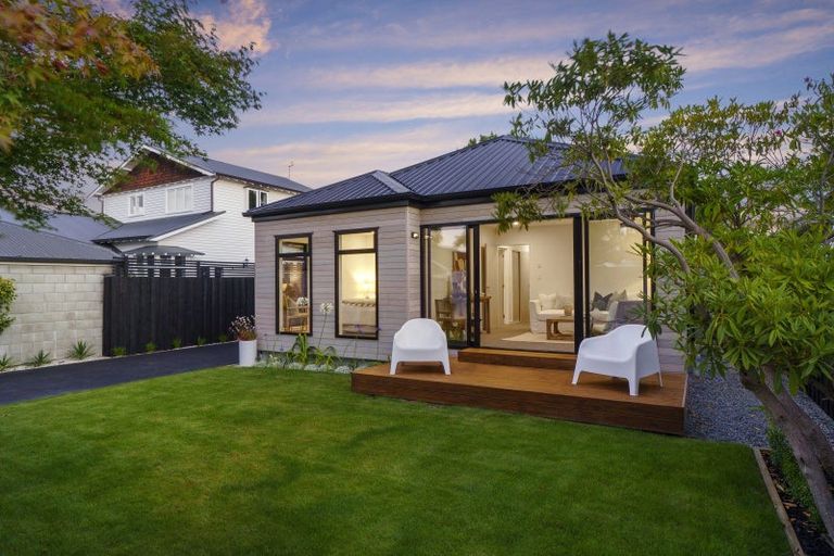 Photo of property in 110 Knowles Street, St Albans, Christchurch, 8052