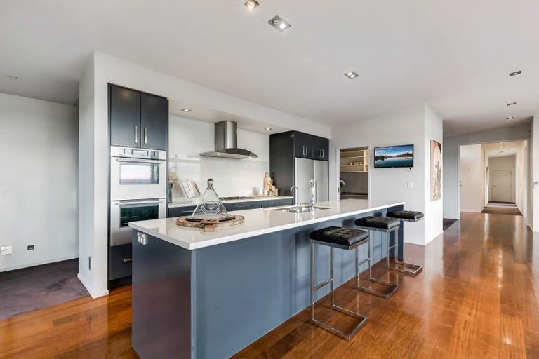 Photo of property in 47 Harry Dreadon Road, Opaheke, Papakura, 2584