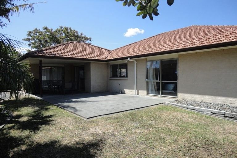 Photo of property in 14 Gilford Place, East Tamaki Heights, Auckland, 2016