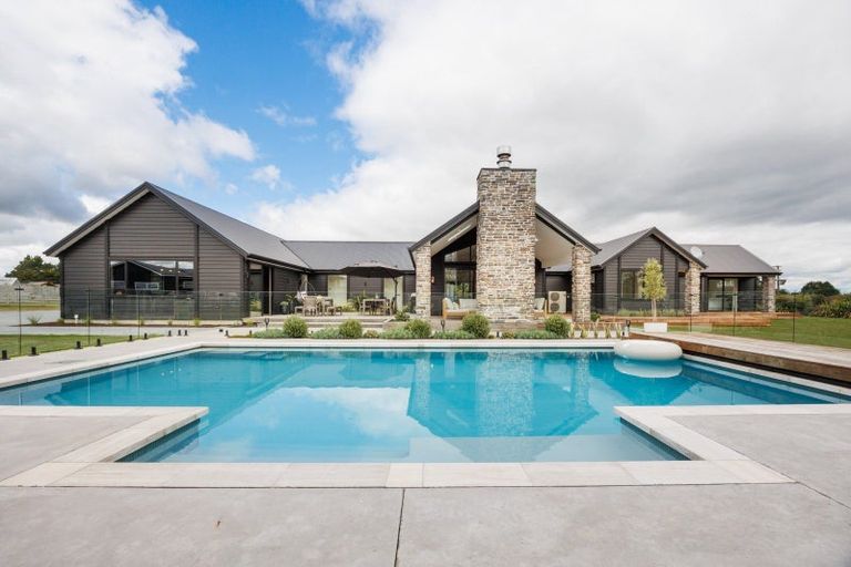 Photo of property in 72 Hartwell Drive, Kelvin Grove, Palmerston North, 4470