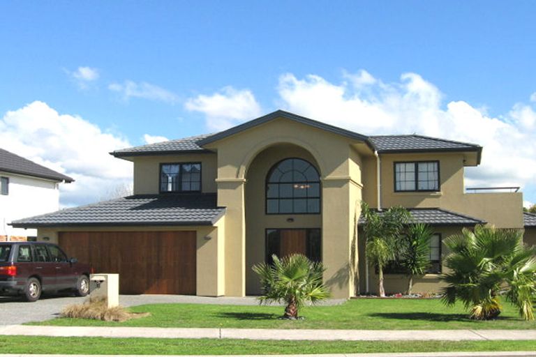 Photo of property in 11 Piriti Drive, Te Atatu Peninsula, Auckland, 0610