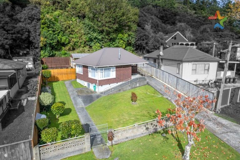 Photo of property in 74 Hine Road, Wainuiomata, Lower Hutt, 5014