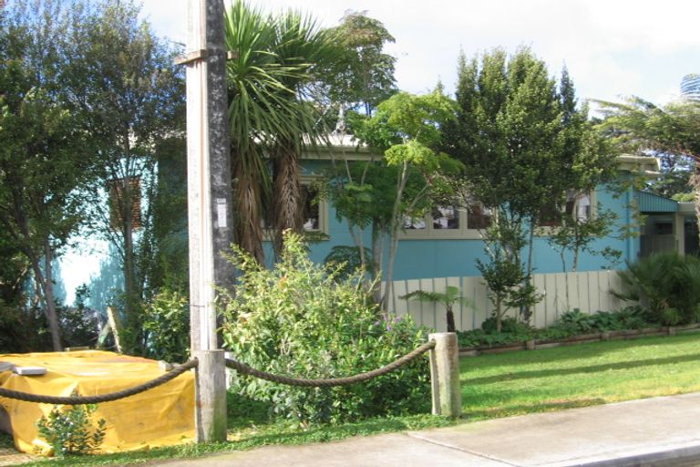 Photo of property in 6 Blue Gum Avenue, Silverdale, 0932