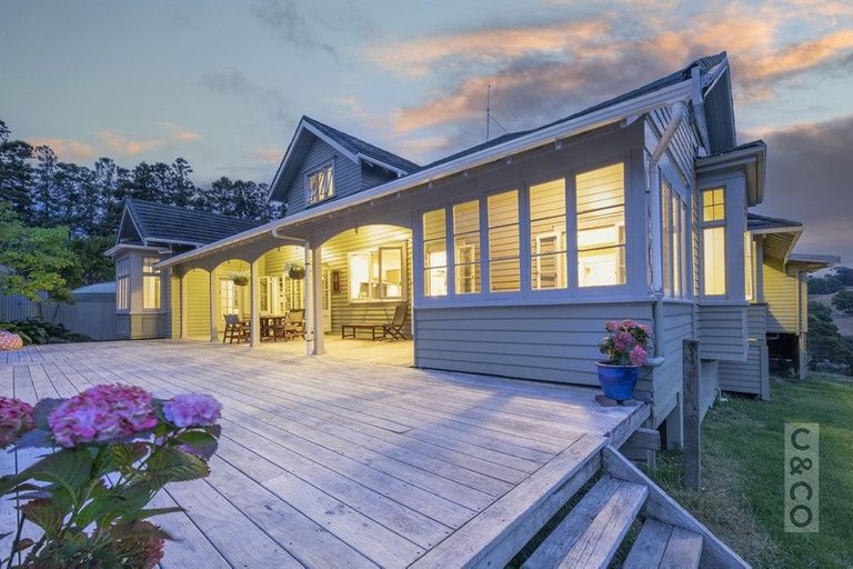 Photo of property in 913 Peak Road, Helensville, 0875